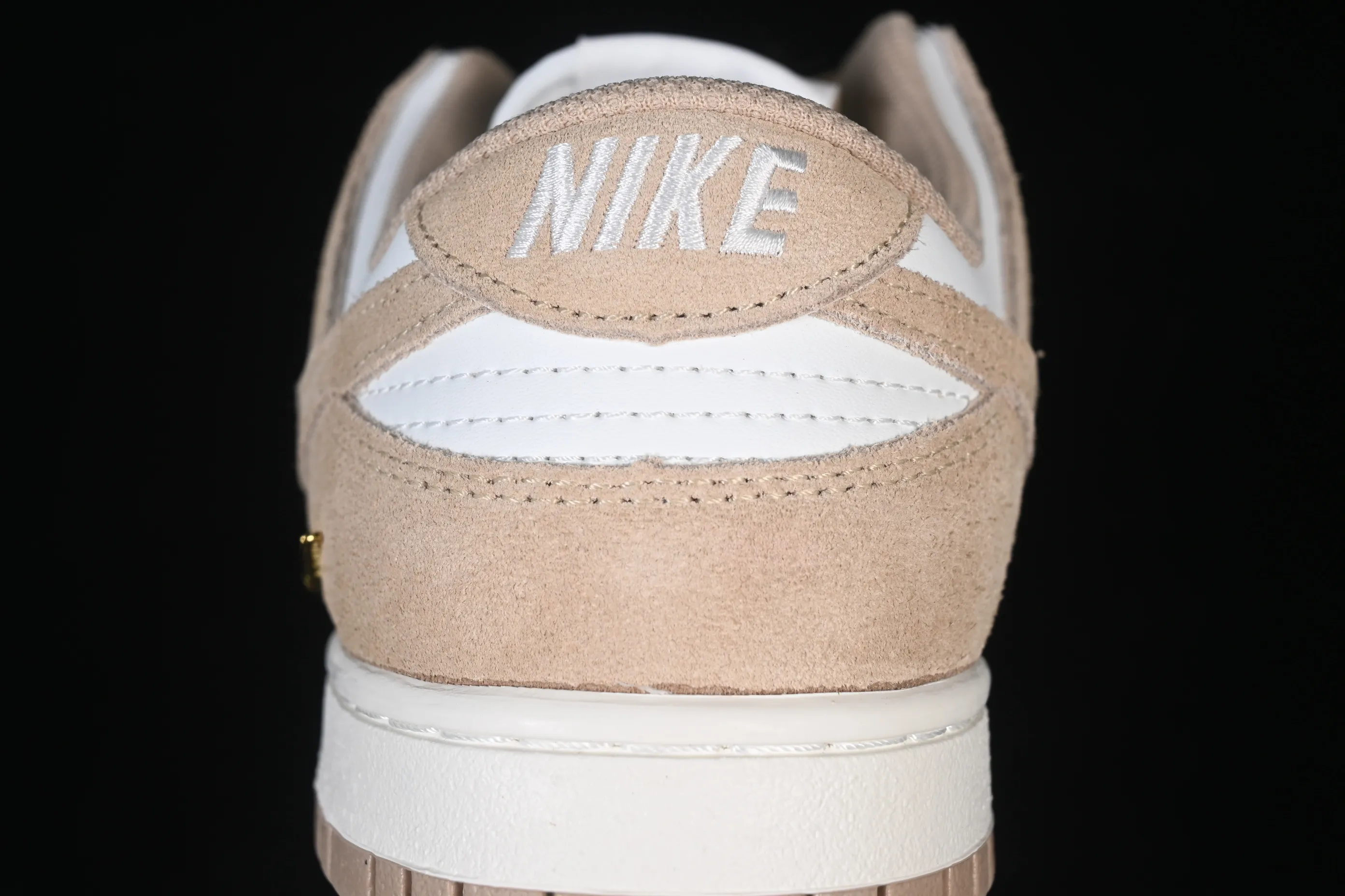 All Categories Nk SB Dunk Series Nk SB Dunk Low Low-top sneakers Nike SB Dunk Low Year of the Horse White Wheat Yellow Low-top casual sneakers IO4244-101